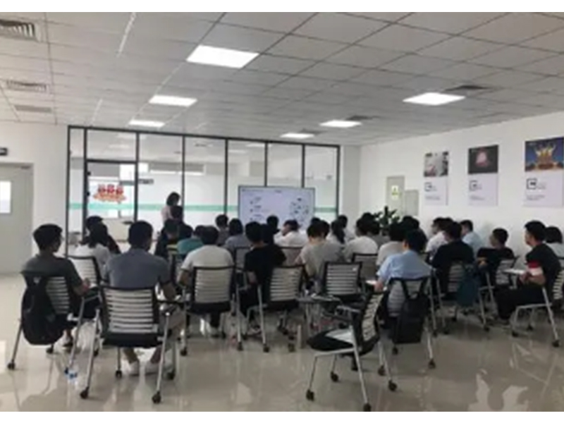 強化新生力量專(zhuān) 業(yè)素質(zhì)教育培訓，扎實(shí)市場(chǎng)競爭基礎，不斷向高端產(chǎn)品市場(chǎng)滲透沖擊