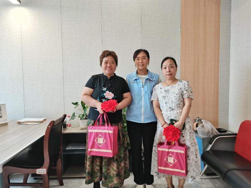 溫馨歡送會(huì )，依依不舍情