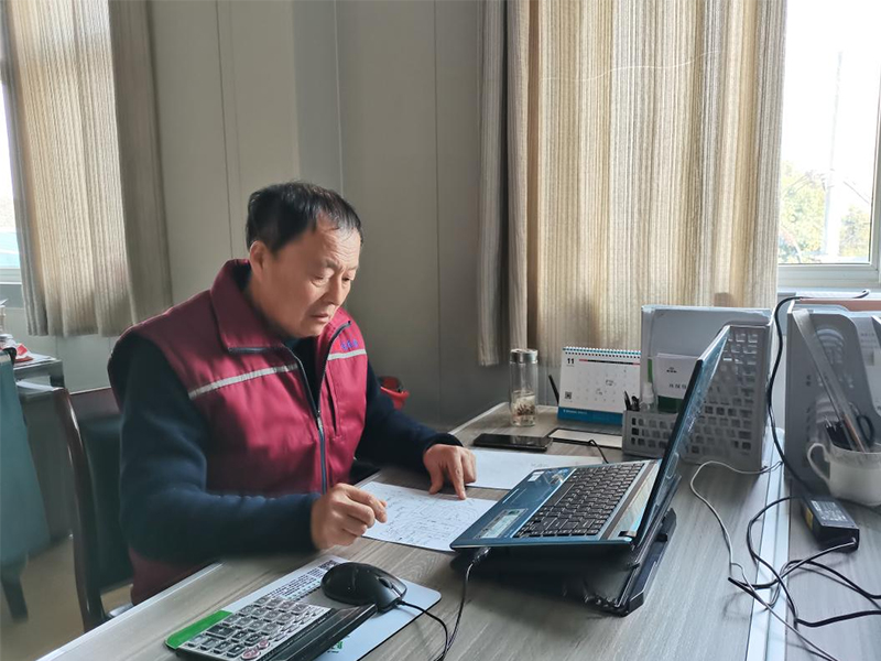 默默耕耘，悄然綻放