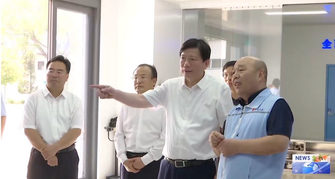 新鄉市市委書(shū)記李衛東、市長(cháng)魏建平蒞臨河南中杰藥業(yè)調研 指導助力企業(yè)持續創(chuàng  )新發(fā)展